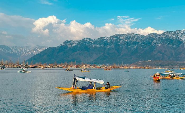 images/trending/Kashmir Tour Package 4 Nights 5 Days.jpg
